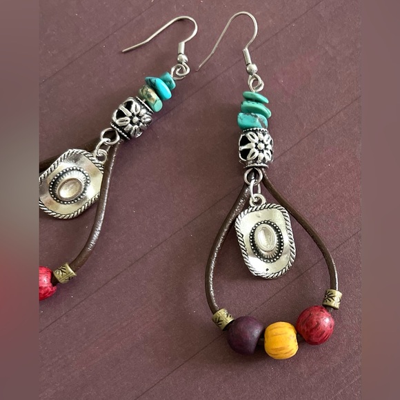 LEATHER DANGLE EARRINGS-cowboy earrings-Loop Earrings-Boho Earrings - Picture 4 of 5